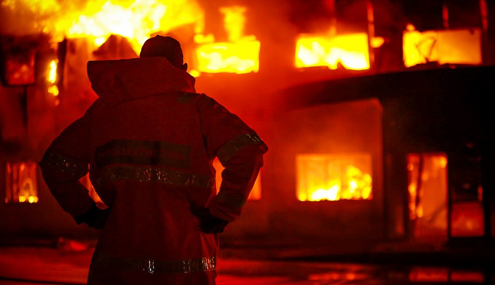 A generic square placeholder image with rounded corners in a figure.