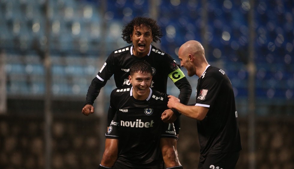 A generic square placeholder image with rounded corners in a figure.