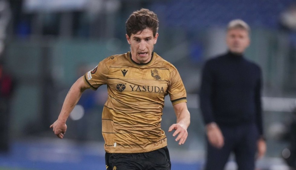 A generic square placeholder image with rounded corners in a figure.