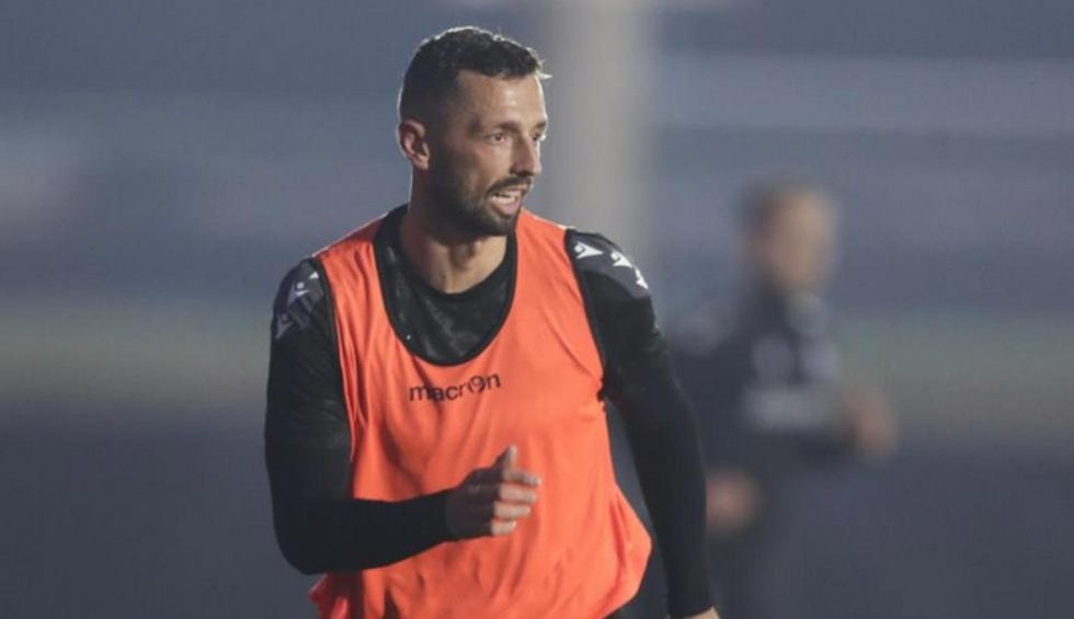 A generic square placeholder image with rounded corners in a figure.