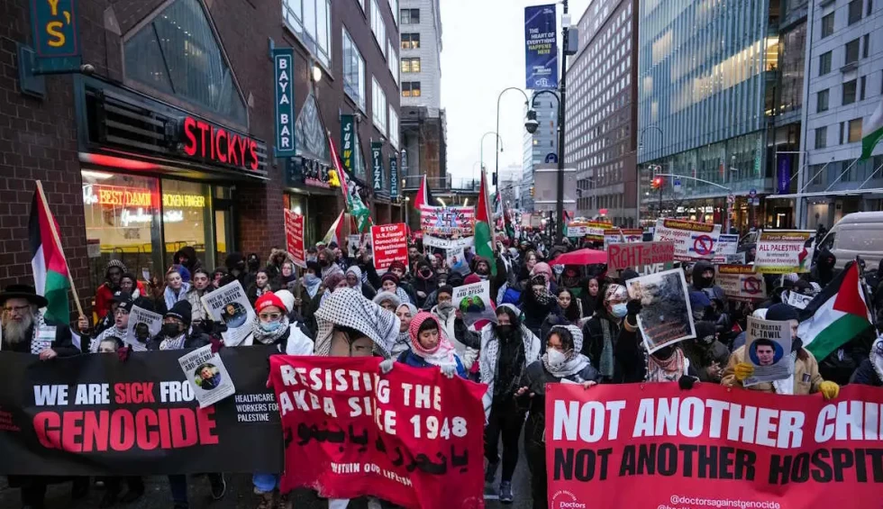 A generic square placeholder image with rounded corners in a figure.