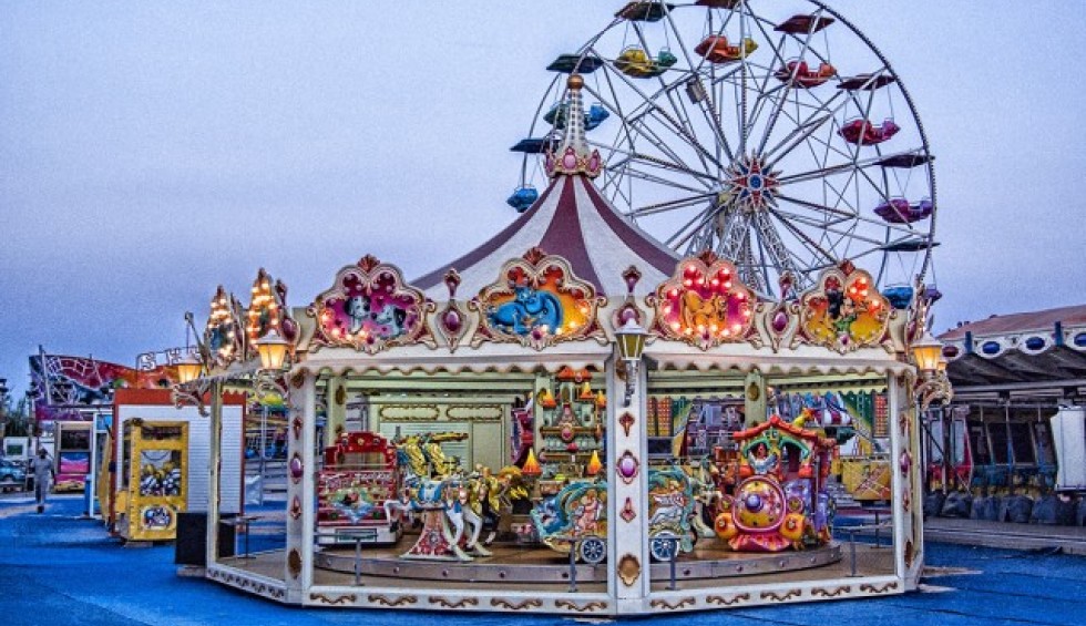 A generic square placeholder image with rounded corners in a figure.