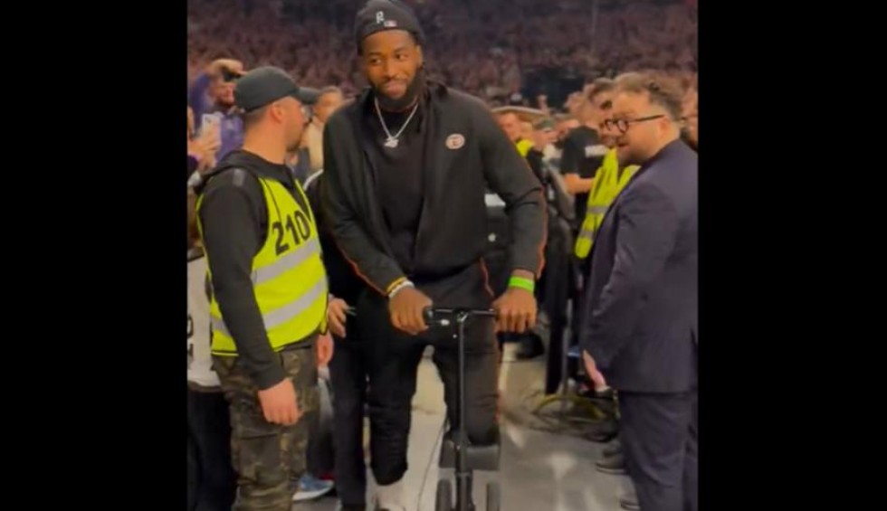 A generic square placeholder image with rounded corners in a figure.