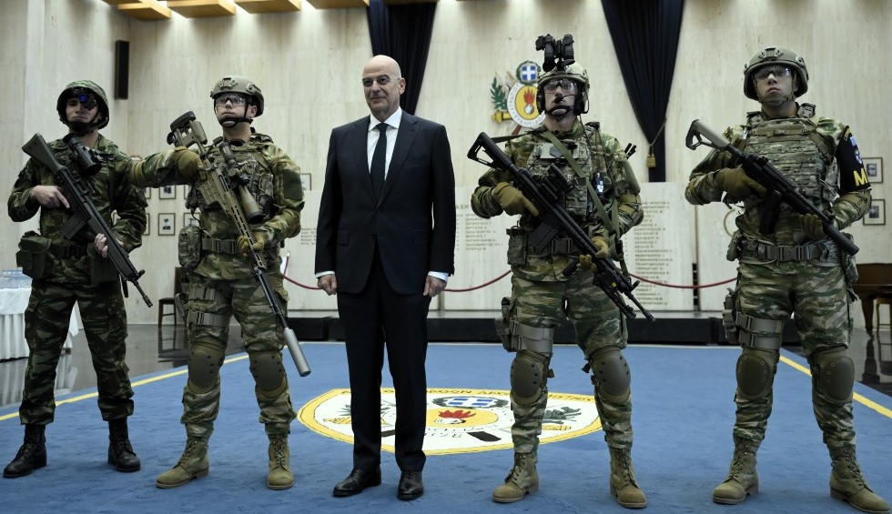 A generic square placeholder image with rounded corners in a figure.