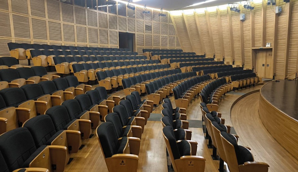 A generic square placeholder image with rounded corners in a figure.