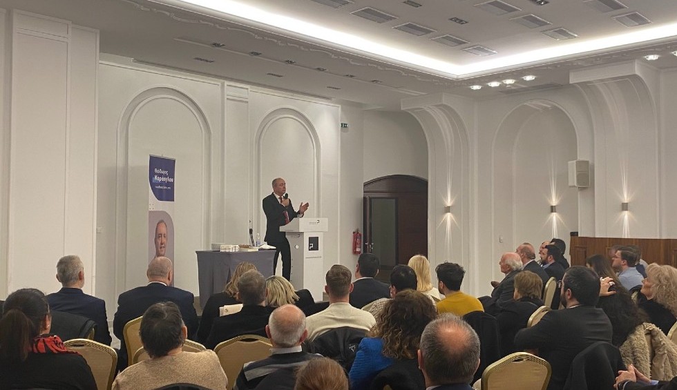 A generic square placeholder image with rounded corners in a figure.