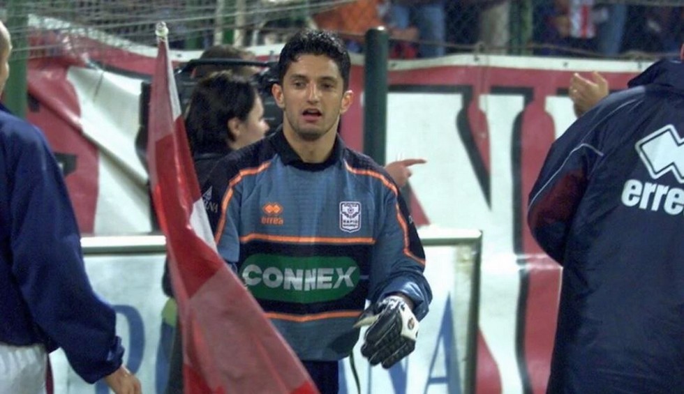 A generic square placeholder image with rounded corners in a figure.