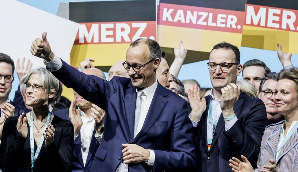 A generic square placeholder image with rounded corners in a figure.