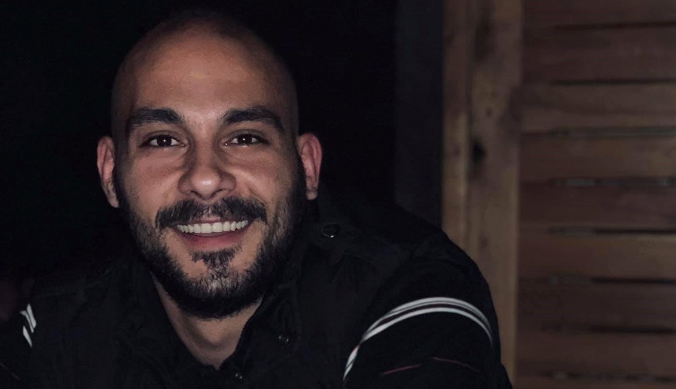 A generic square placeholder image with rounded corners in a figure.