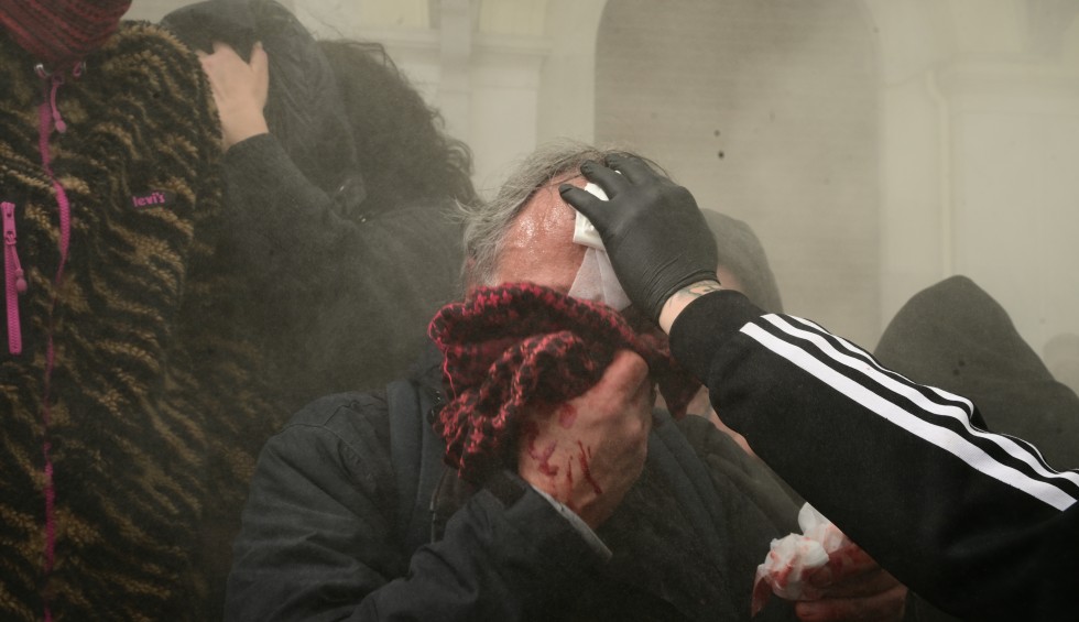 A generic square placeholder image with rounded corners in a figure.