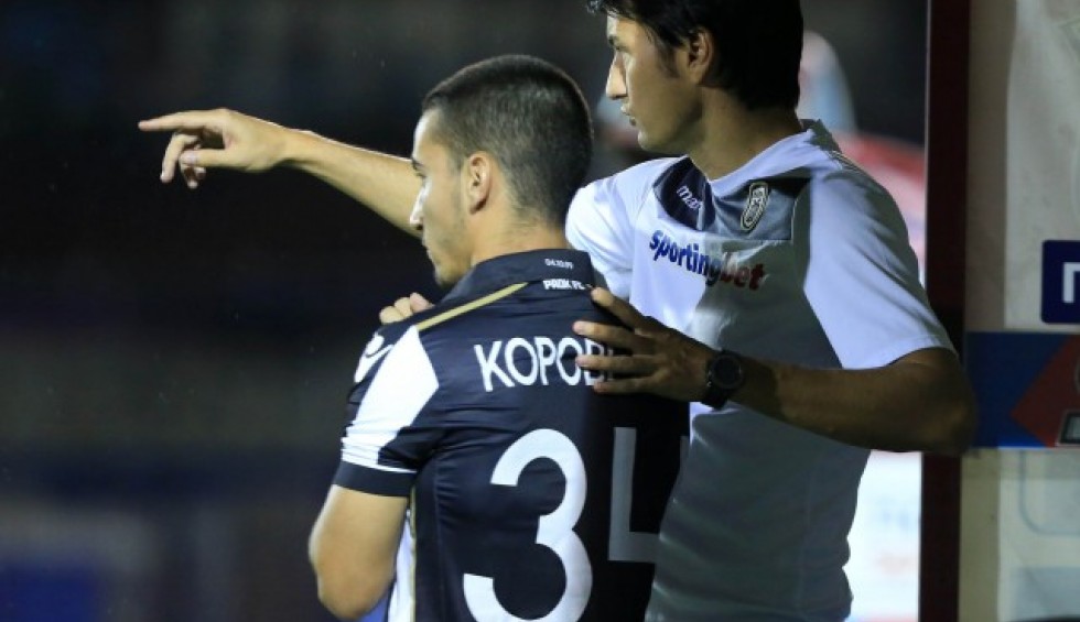 A generic square placeholder image with rounded corners in a figure.