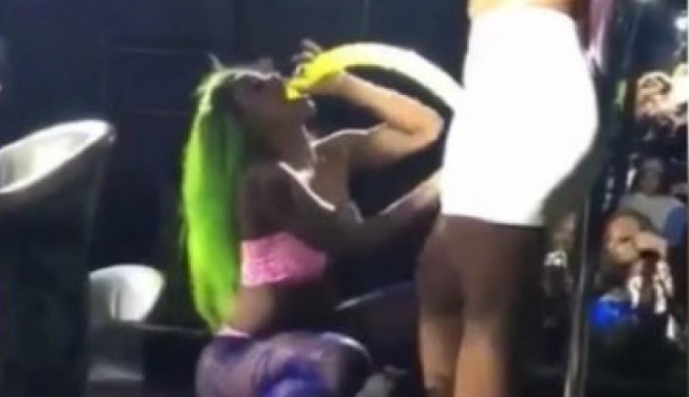 A generic square placeholder image with rounded corners in a figure.