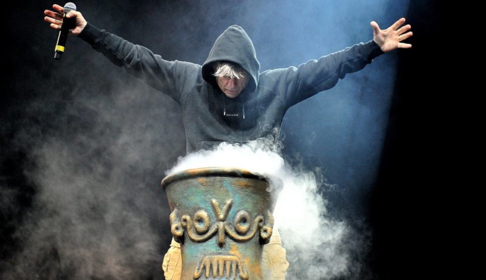 A generic square placeholder image with rounded corners in a figure.