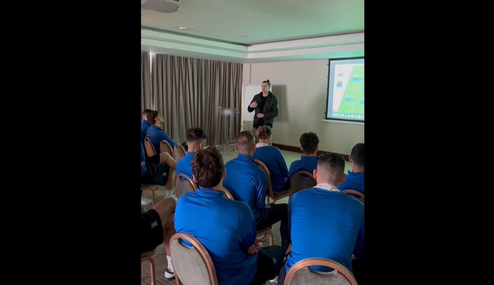 A generic square placeholder image with rounded corners in a figure.