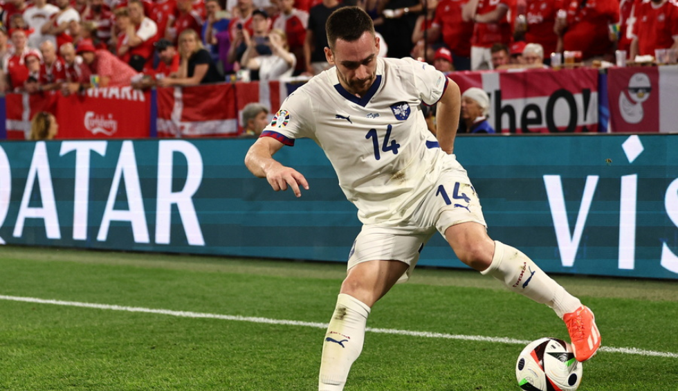 A generic square placeholder image with rounded corners in a figure.