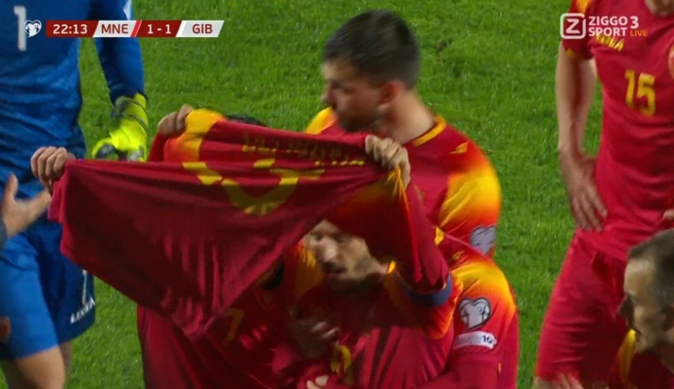 A generic square placeholder image with rounded corners in a figure.