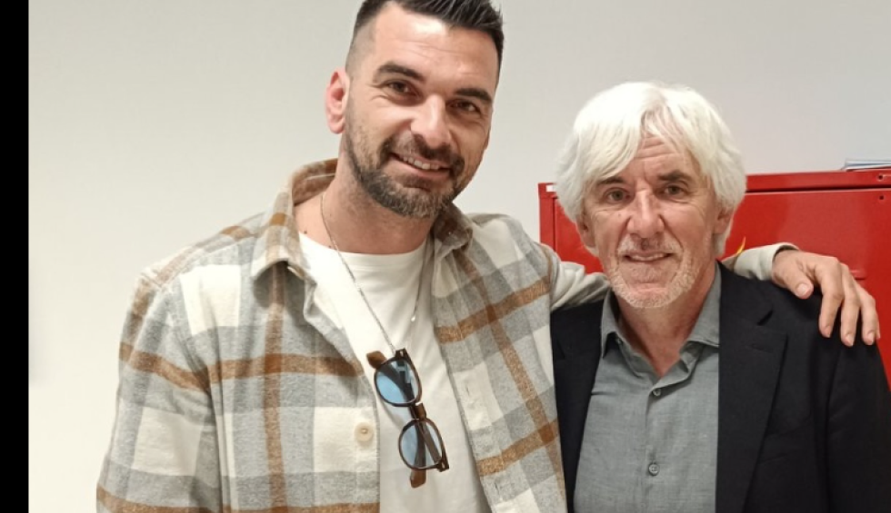 A generic square placeholder image with rounded corners in a figure.