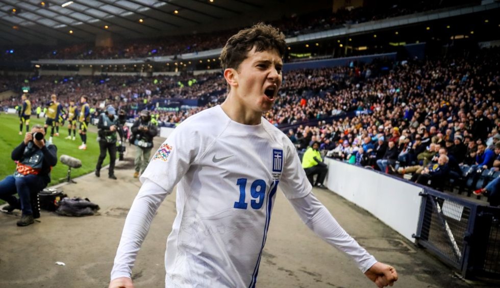 A generic square placeholder image with rounded corners in a figure.