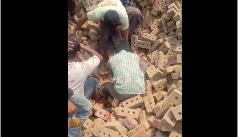 A generic square placeholder image with rounded corners in a figure.