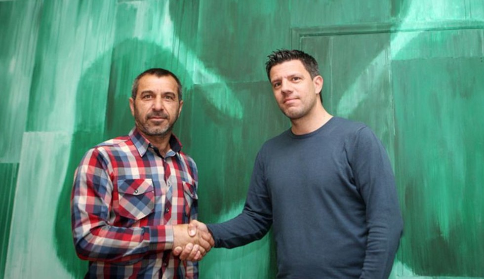 A generic square placeholder image with rounded corners in a figure.