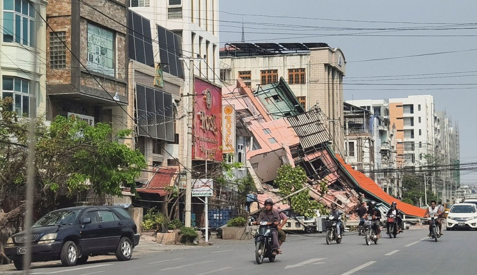 A generic square placeholder image with rounded corners in a figure.