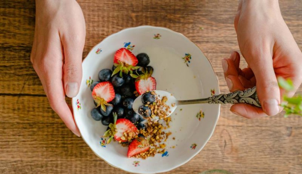 A generic square placeholder image with rounded corners in a figure.