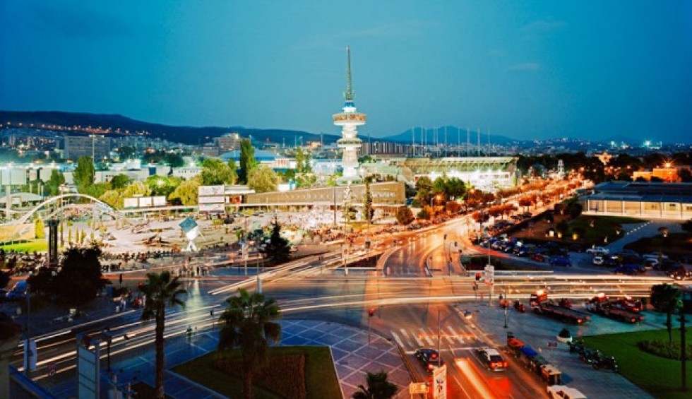 A generic square placeholder image with rounded corners in a figure.