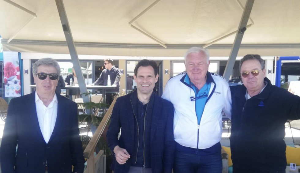 A generic square placeholder image with rounded corners in a figure.