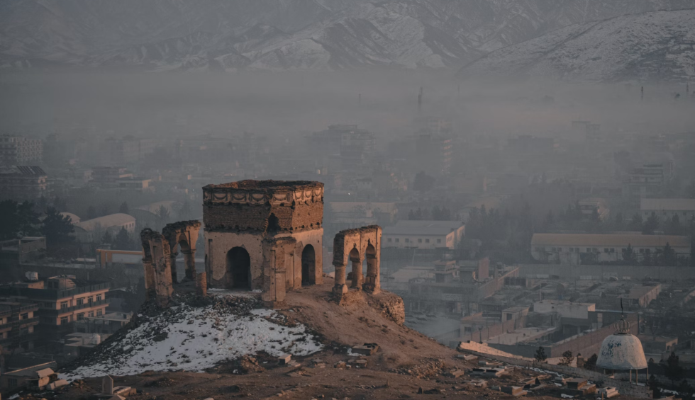 A generic square placeholder image with rounded corners in a figure.