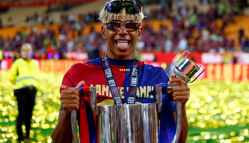 A generic square placeholder image with rounded corners in a figure.