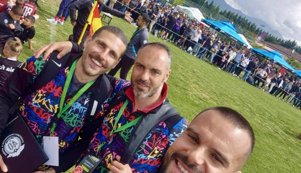 A generic square placeholder image with rounded corners in a figure.