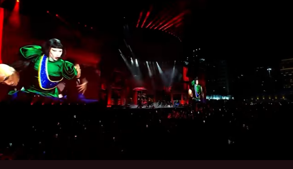 A generic square placeholder image with rounded corners in a figure.