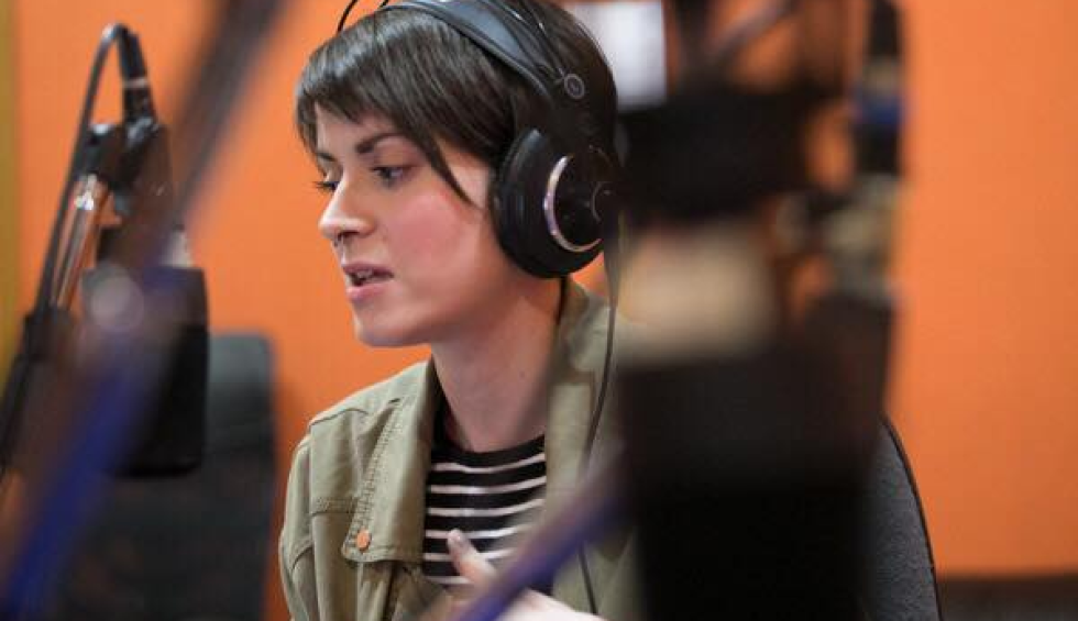 A generic square placeholder image with rounded corners in a figure.