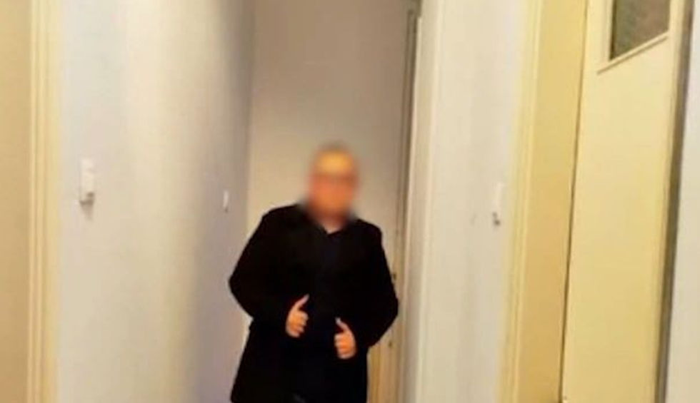 A generic square placeholder image with rounded corners in a figure.