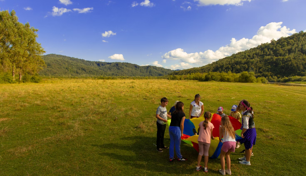 A generic square placeholder image with rounded corners in a figure.