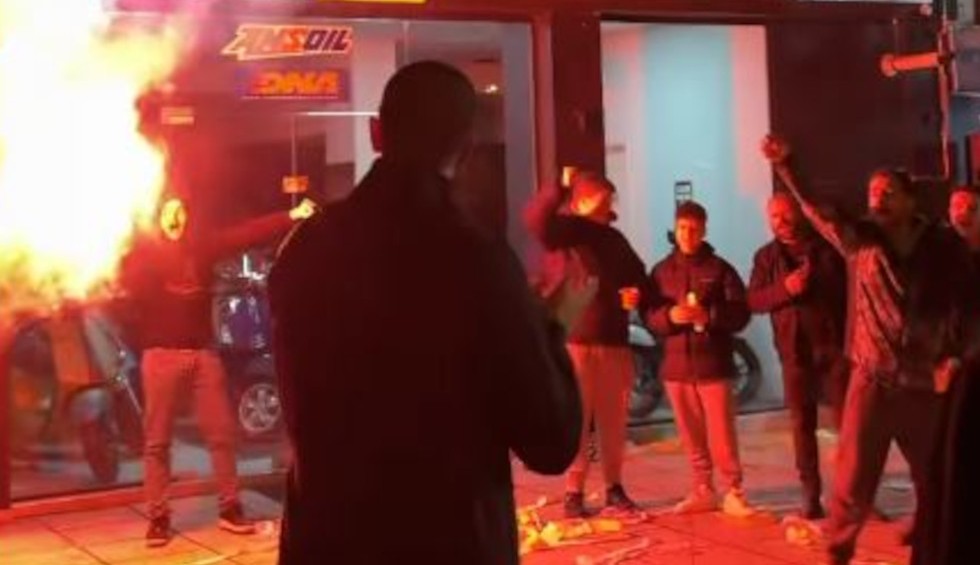 A generic square placeholder image with rounded corners in a figure.