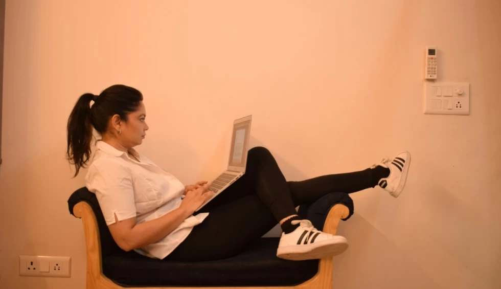 A generic square placeholder image with rounded corners in a figure.