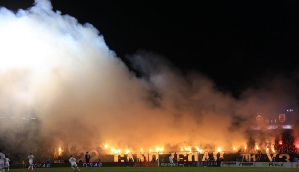 A generic square placeholder image with rounded corners in a figure.