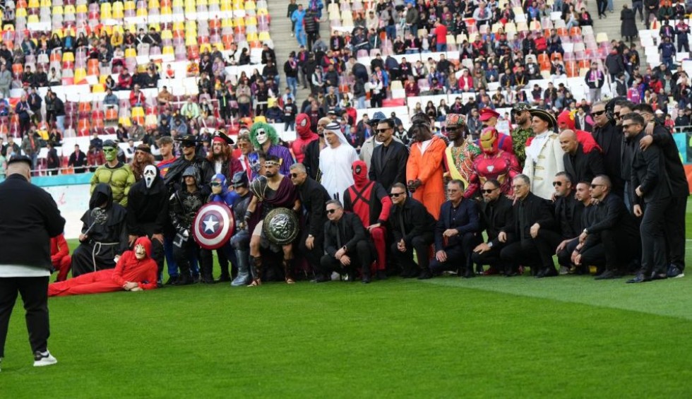 A generic square placeholder image with rounded corners in a figure.