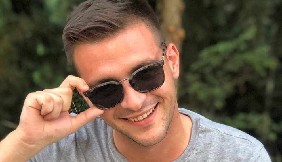 A generic square placeholder image with rounded corners in a figure.