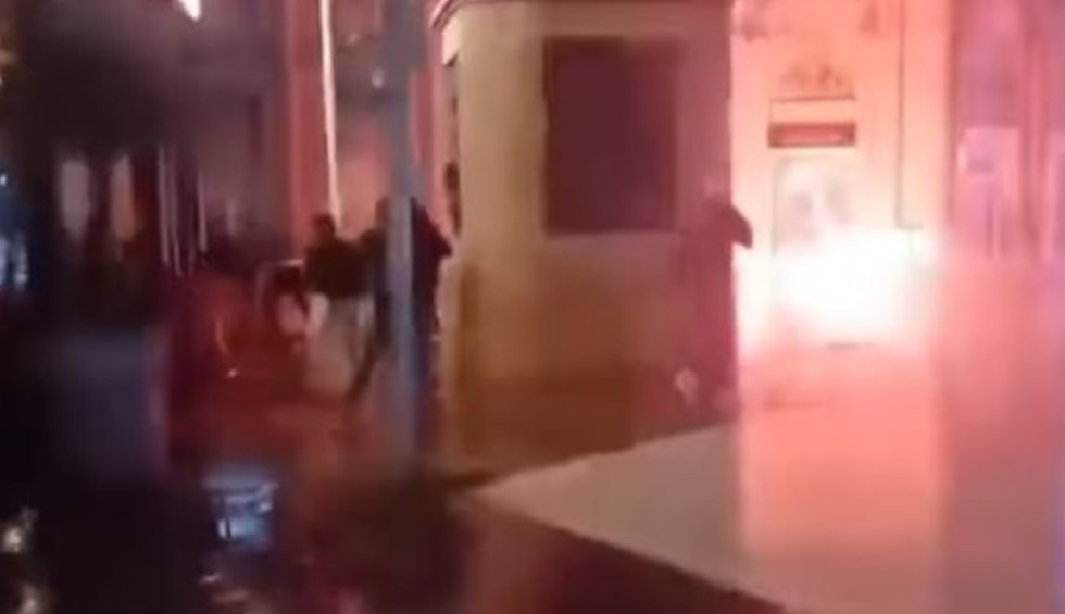 A generic square placeholder image with rounded corners in a figure.