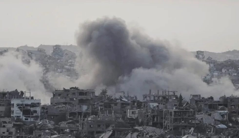 A generic square placeholder image with rounded corners in a figure.