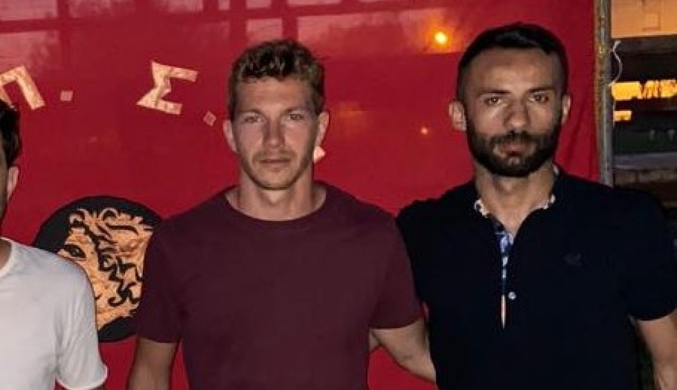 A generic square placeholder image with rounded corners in a figure.