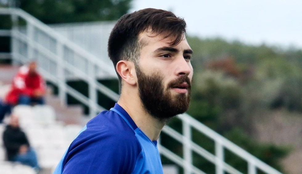 A generic square placeholder image with rounded corners in a figure.