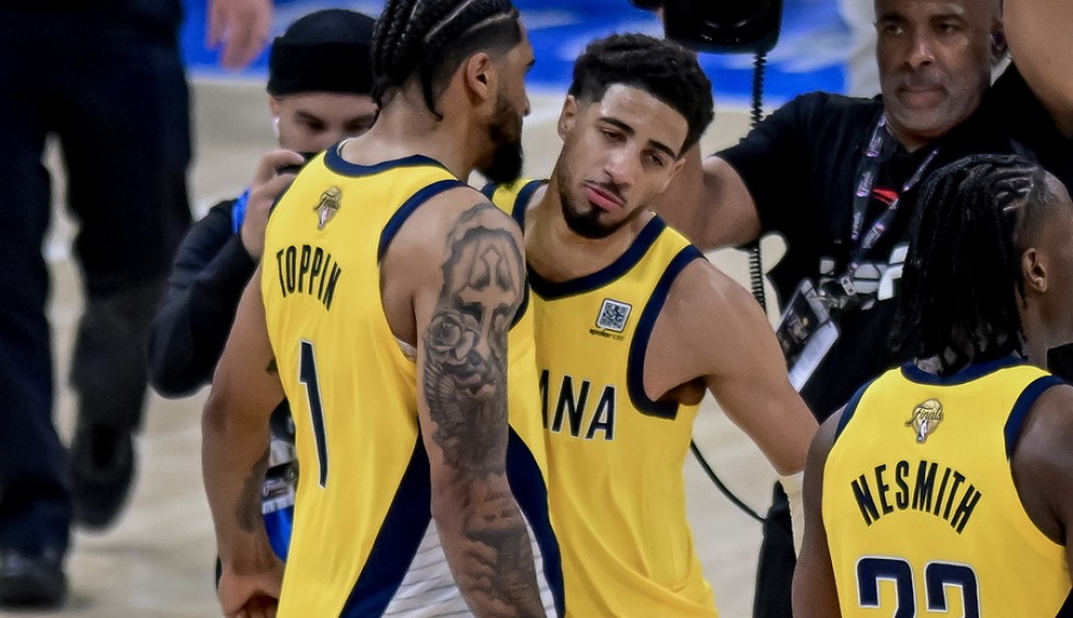 A generic square placeholder image with rounded corners in a figure.