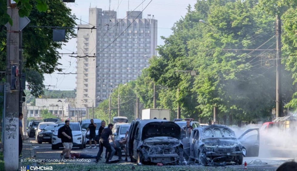 A generic square placeholder image with rounded corners in a figure.