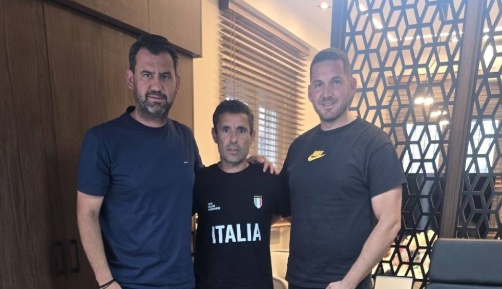 A generic square placeholder image with rounded corners in a figure.