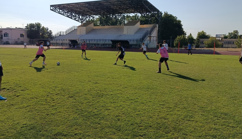 A generic square placeholder image with rounded corners in a figure.