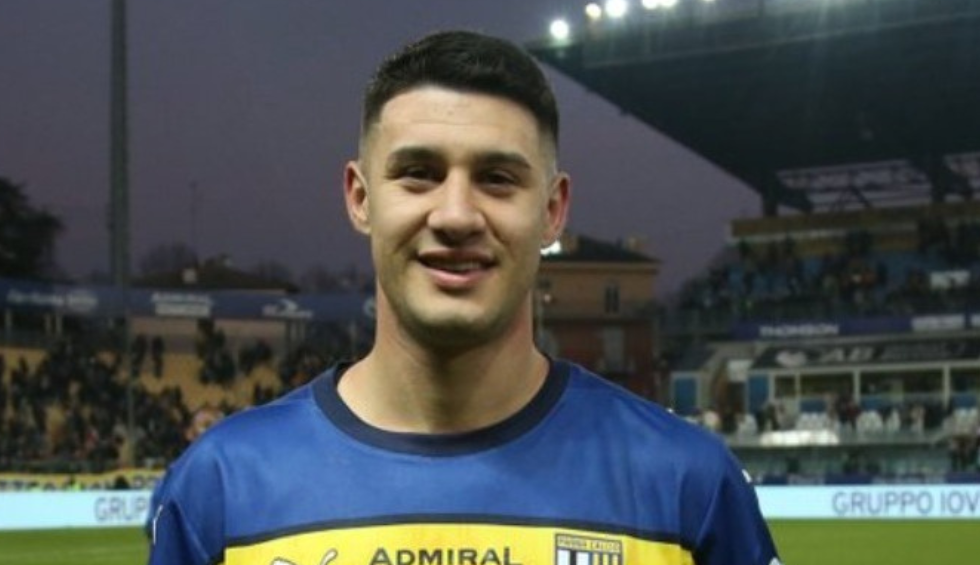 A generic square placeholder image with rounded corners in a figure.