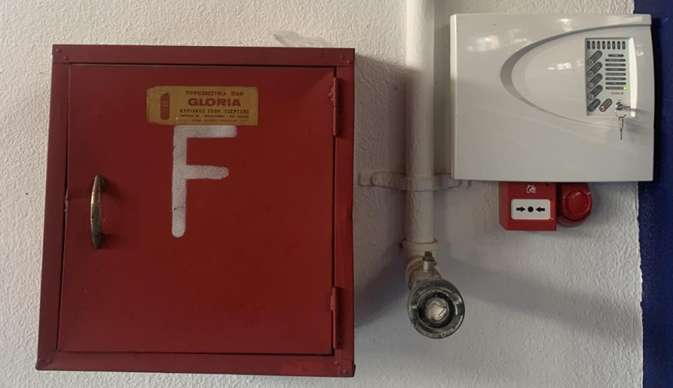 A generic square placeholder image with rounded corners in a figure.